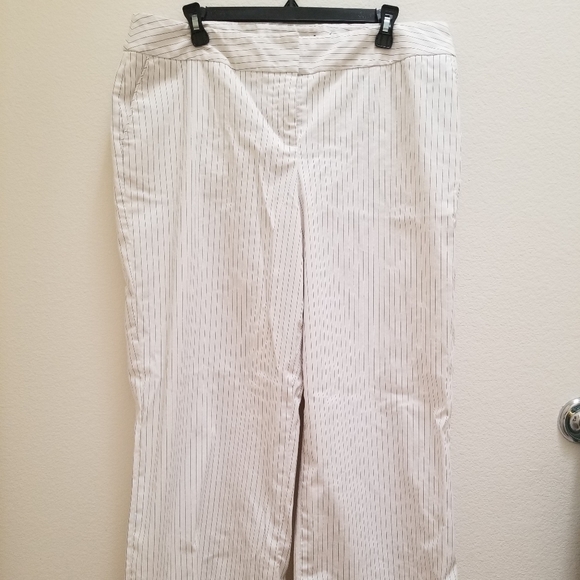 Lane Bryant 2 Piece Pin Stripe Pant Suit 14/16 - Picture 3 of 7